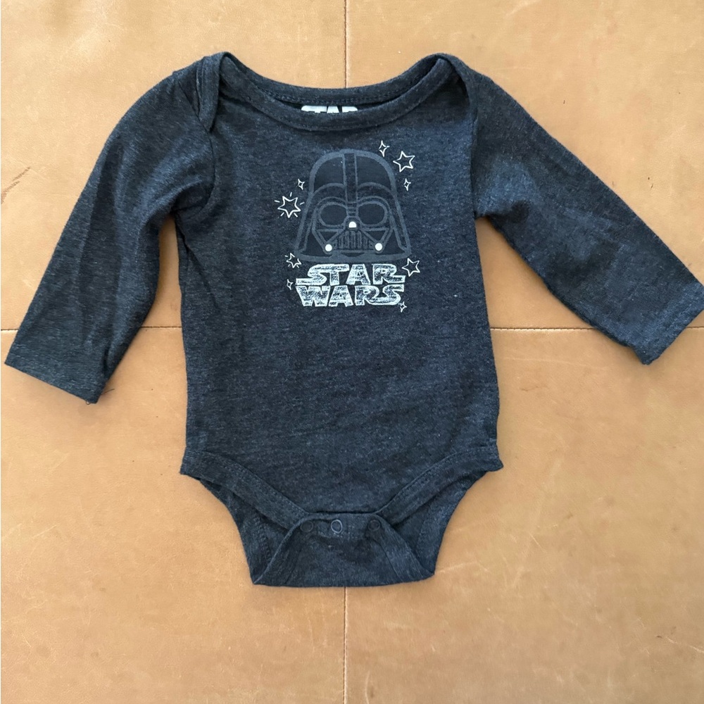 💙$5 FLASH SALE💙 Star Wars Onesie 0-3M